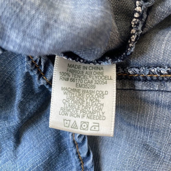 Anthropologie Cloth & Stone Sz XS Chambray Button Down Long Sleeve Shirt Tencel - Picture 12 of 13